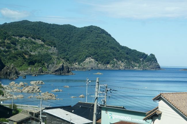 松江オフ会の翌日、<br />当初の予定では石見空港から羽田経由で帰ろうとしていました。<br /><br />しかし、台風が襲来。<br />羽田から先の乗り継ぎ便が心配だったのでキャンセル。<br /><br />復路はノープラン。<br />さてどうしようか。<br /><br />まぁ、答えはタイトルに書いてあるんですが(笑)<br />とういわけで山陰本線の旅です。