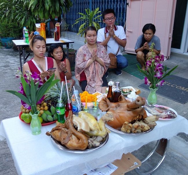 ☆　昼食、夕食<br /><br />☆　コンドミニアムからの景色<br /><br />☆　パタヤ.タイに大浴室<br /><br />☆　不安定な天候が続く<br /><br />☆　同郷の友人が来た<br /><br />☆　AKB48の可愛い子がパタヤに<br /><br />☆　知り合いの引っ越しでバンコクへ<br /><br />☆　他