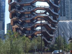 NYCを歩く。(6.6) Hudson Yards なるものを見てきました。斬新です。２１世紀的です。