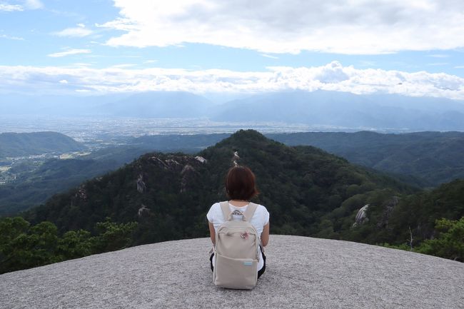 残暑、日帰りで山梨旅行へ行ってきました。<br />ハイキングで日頃の運動不足も解消しますよ!<br /><br />*基本情報*<br />旅行代金:12,000円ぐらい<br />旅行会社:個人手配<br />