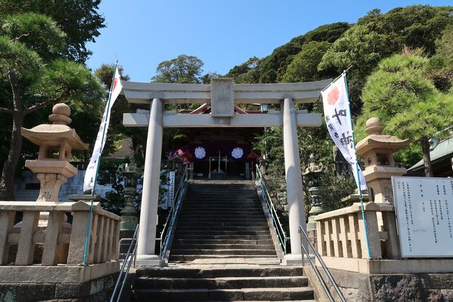 開国の港 浦賀を歩く そして観音崎へ<br /><br />「三浦半島きままに散歩 浦賀駅マップ付き」を京浜急行の駅で入手。<br />この小冊子を参考に開国の港 浦賀を歩こうと思います。<br />『時は幕末、ペリーが率いる4隻の黒船が浦賀に来航し、泰平の眠りから目を覚ました日本は、開国から近代化の道を歩き始めます。』<br />そんな歴史ある街の足跡を探しながら散策してみたいと思います。<br /><br />浦賀駅に戻らないでバスで観音崎までワープ、ホテルの入浴施設で汗を落とし、さっぱりとした気分で散歩を終えることが出来ました。<br /><br /><br />距離:11.2km<br />歩数:16,000歩