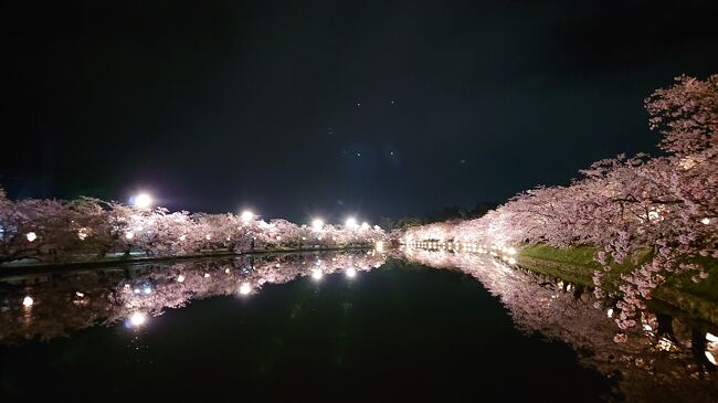 弘前城の花筏が見たくて、昨年から計画してました。<br />弘前城の夜桜も見たいので、弘前城まで歩いていけるホテルを予約しました。<br />お天気は最初は今一つでしたが最終日は晴れて温かくなって良かったです。<br />昨秋も紅葉の八戸と奥入瀬渓流へと行ってきました。最近よく青森へ行きます。