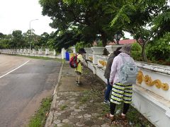 9万５千円で２週間、タイの遺跡やラオスを巡り、東南アジア初心者のシニア婦人たちをエスコートする旅（11/22）ラオスの町を歩く