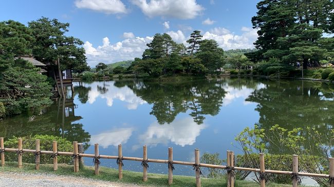 2019年の夏休みは家族で初めてのクルーズ旅行!<br /><br />金沢発着5泊6日とコンパクトな日程でしたが、2歳の子供も親の私たちもたくさん楽しむことが出来ました。<br /><br /><br />【旅の記録】<br />コスタ・ネオロマンティカで行く 2歳子連れ旅① 金沢<br />https://4travel.jp/travelogue/11545257<br />コスタ・ネオロマンティカで行く 2歳子連れ旅② 出航/船内探検<br />https://4travel.jp/travelogue/11551646<br />コスタ・ネオロマンティカで行く 2歳子連れ旅③ 境港入港&船内イベント<br />https://4travel.jp/travelogue/11558078<br />コスタ・ネオロマンティカで行く 2歳子連れ旅④ 釜山入港<br />コスタ・ネオロマンティカで行く 2歳子連れ旅 博多<br />コスタ・ネオロマンティカで行く 2歳子連れ旅 舞鶴<br />コスタ・ネオロマンティカで行く 2歳子連れ旅 最終日/金沢到着<br /><br />内容が重複しているかもしれませんが、ブログでも旅行記を上げています↓<br /><br />【ブログ】<br />コスタ ネオ ロマンチカ で行く 子連れ旅 2019夏 ①金沢へ<br />https://ameblo.jp/kakarinto/entry-12520306377.html<br />コスタ ネオ ロマンチカ で行く 子連れ旅 2019夏 ②乗船<br />https://ameblo.jp/kakarinto/entry-12524446269.html<br />コスタ ネオ ロマンチカ で行く 子連れ旅 2019夏 ③ 避難訓練とディナー<br />https://ameblo.jp/kakarinto/entry-12525637412.html<br />コスタ ネオ ロマンチカ で行く 子連れ旅 2019夏 ④境港 入港<br />https://ameblo.jp/kakarinto/entry-12529194779.html