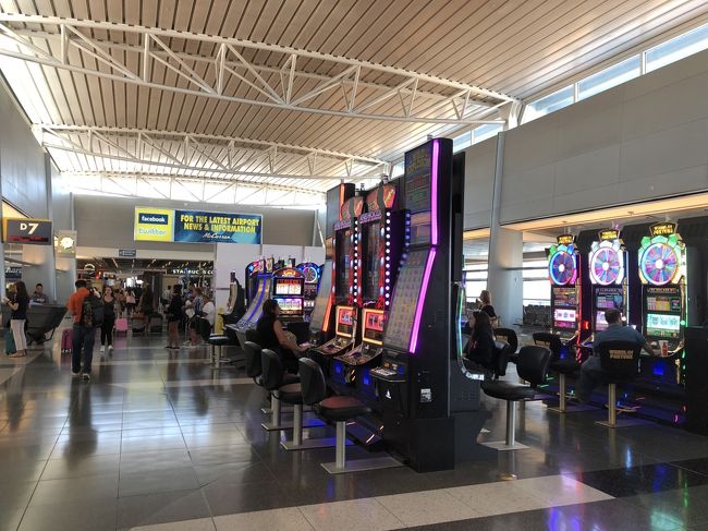 関西空港からロサンゼルスを経由してラスベガスからレンタカーをピックアップ後 <br />ザイオン国立公園 アンテロープキャニオン モニュメントバレー グランドキャニオン セドナなどをめぐる<br />グランドサークルの旅
