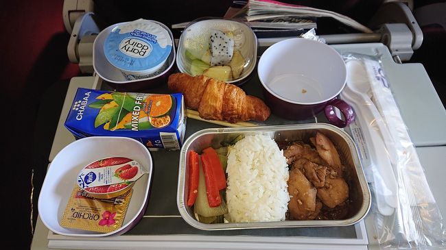 2019年8月、バンコク旅行8日目（最終日）です。<br /><br />早朝発のタイ国際航空で帰国します☆<br />スワンナプーム空港での朝食と機内食を紹介＾＾