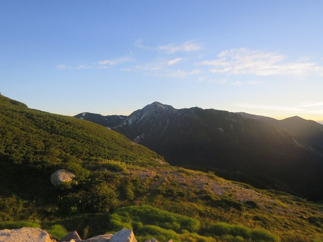 クマ！<br />今朝は双六小屋から出発　ながーーい　ながーーーい　登山旅もこれでラストクマ<br />カキ氷食べて　新穂高ロープウェイまで歩くクマ！！<br /><br />最後は温泉と飛騨ビィィィフ〆！<br /><br />ラストなのでシロの珍道中しっかり見るクマ！<br />