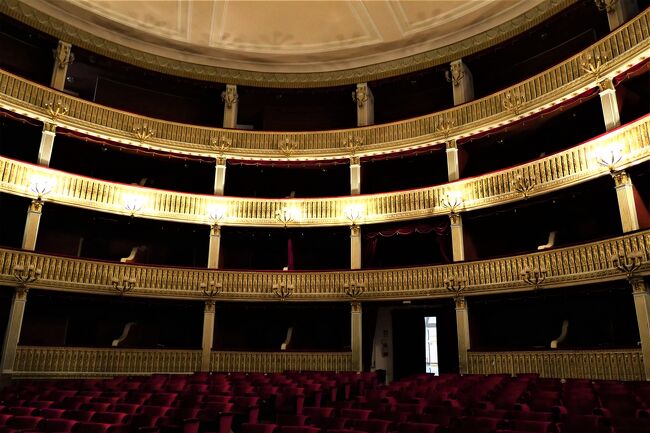 魅惑のシチリア×プーリア♪　Vol.603　☆コゼンツァ旧市街：美しい劇場　Teatro Alfonso Rendano♪