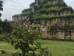 カンボジアの雨季の９月の末にコーケー遺跡群に行って来ました。