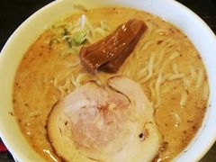 久々に勢拉でラーメン食べました