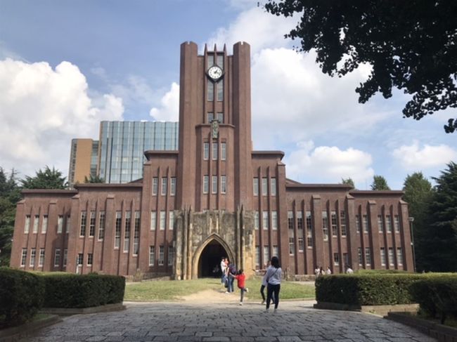 息子さん在学中の友達に東大散策連れて行ってもらいました！中はとても広くて歩く歩く！<br />緑や三四郎池もありおすすめ！