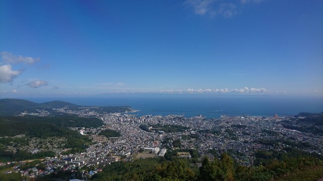 出発3週間前に北海道胆振東部地震が発生。旅行をキャンセルするべきかどうか迷いました。しかし、訪れる予定の場所は震源地からはかなり離れているので、ほとんど影響はなさそうです。「こういう時こそ北海道に行って、少しでも観光業界に貢献しよう！」と、旅行に行くことにしました。