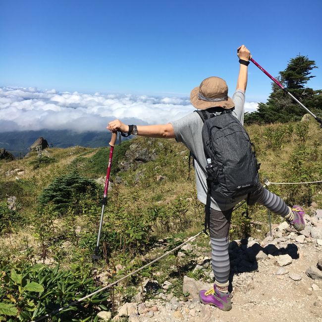 お久しぶりの山修行。<br />日光白根山 に登って来ました！<br /><br />雲海が 見られて 大感動（涙）<br /><br />コレは　きっと…<br />ヘロヘロになりながらも 頑張って登った私への<br />＜山の神＞からの ご褒美に違いない！<br /> 