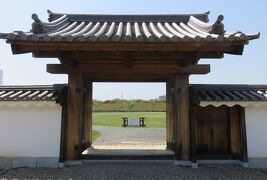 2018春、岡山と兵庫の日本百名城(9/15)：赤穂城(4)：大石神社、山鹿素行銅像、大手門