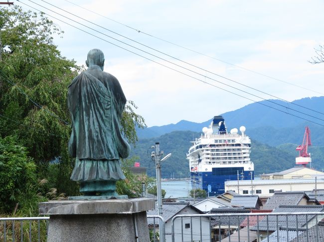 クルーズ6日目の朝、目覚めたら船は丹後半島の沖合いを航行していました。経ヶ岬から右に旋回し若狭湾に進入。<br /><br />舞鶴湾に入っていくシーンは北欧のフィヨルドの様で今回クルーズのハイライトでもあります。<br /><br />旅行記の全文や写真は下記ページよりご覧ください。<br /><br />https://cruisemans.com/b/shibata/6638<br />　