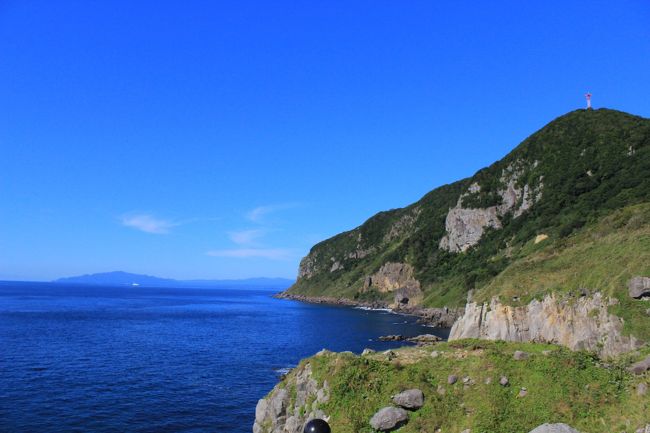 北海道在住の友人を訪ねて一路函館へやってきました。9月の函館、寒い!<br />友人の運転する車であちこち巡ってきました。やっぱり、北海道は車が便利です。<br />新鮮で透明ないかが美味しかった!