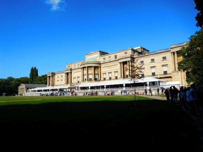フェルメール全作品の現地完全制覇を目的に、バッキンガム宮殿の夏期公開 "Buckingham Palace Summer Opening"に合わせて、ロンドンを訪れました。<br />1日目:前泊地のアントワープから、ブリュッセル経由、ユーロスターでロンドン着。<br />2日目:バッキンガム宮殿、ナショナルギャラリー。<br />3日目:ハロッズ、アプスリーハウス、ウエストミンスター、ナショナルギャラリー。<br />4日目:ナショナルギャラリー、大英図書館。ユーロスターでパリへ。<br />1~3日の夜は、セント マーティン イン ザ フィールズ教会のコンサートを楽しみました。<br />なお、ナショナルギャラリーの記事は、次の旅行記にまとめました。<br />