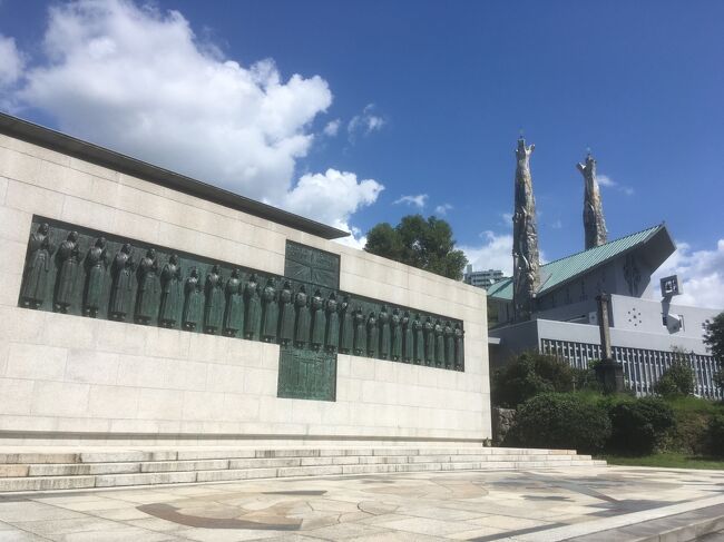 クルーズ4日目、長崎に寄港です。4日目にしてやっと観光らしい観光ができました。<br />路面電車、出島、26聖人殉教の地を訪問した後長崎駅で休憩してタクシーでグラバー園に向かう途中、めがね橋やオランダ坂に止まっていただきました。グラバー園もゆっくり散策できて、長崎はまた訪れたい街になりました。<br /><br />10/2(火)13:30 乗船 17:00 横浜出港<br />10/3(木)終日航海日<br />10/4(金)14:00 釜山入港 22:00 釜山出港<br />10/5(土)8:00 長崎入港 17:00 長崎出港<br />10/6(日)終日航海日<br />10/7(月)6:00 横浜入港