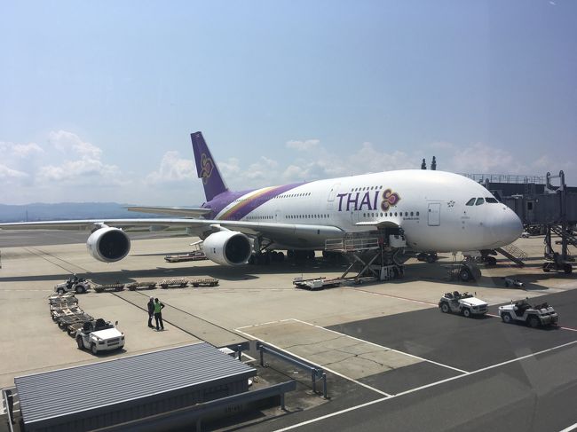 夏休み旅行でバンコクへ☆<br />目的はA380の飛行機に乗ることです。<br /><br />２月以降４トラさぼってました（汗）<br />久々に書きます。