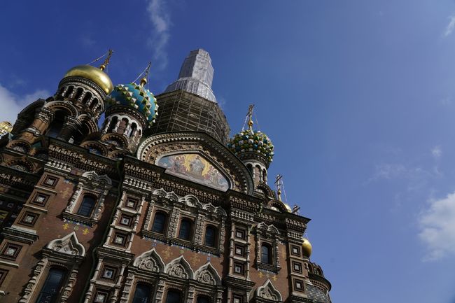 2019年夏,ロシアに行ってきました! ロシア独特の文化で彩られた美しき都をじっくりとめぐります。<br /><br />【5日目】<br />サンクトペテルブルクを象徴する3つの聖堂をめぐります。街の中心にある「カザン大聖堂」と「ハリストス復活大聖堂(血の上の救世主教会)」を訪れた後は,ネヴァ川の対岸にある「ペトロパヴロフスク聖堂」に向かいます。