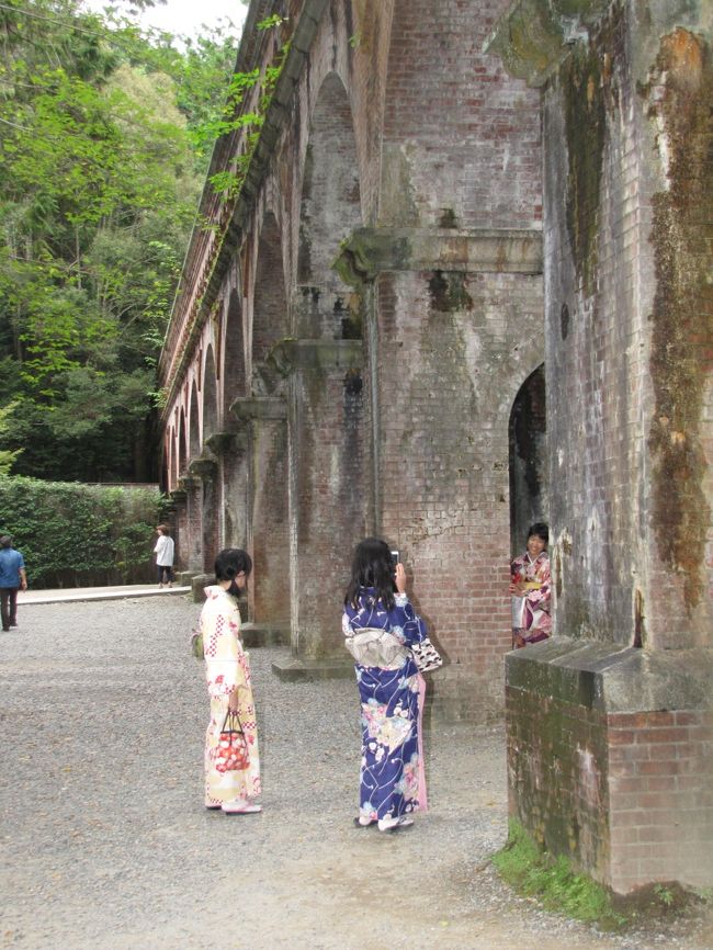 https://4travel.jp/travelogue/11552869 大原三千院 天皇陵 1/3<br />https://4travel.jp/travelogue/11552896 京都左京区 天皇陵 2/3 <br />https://4travel.jp/travelogue/11553095 京都左京区 天皇陵 3/3<br /><br />2019.10.10 木曜日 京都市最高気温27℃/最低気温14.6℃<br />左京区/大原地区、北白川、南禅寺方面に行って来ました。<br /><br />AM8:13~PM16:52 京都観光<br />1/3)<br />74代鳥羽天皇/84代順徳天皇 大原陵<br />梶井宮墓地①.② 大原勝林院 <br />後伏見天皇九世皇孫 最胤親王墓 (さいいん親王)<br />梶井宮墓地 (違う場所に2つ有ります)<br />文徳天皇皇子 惟喬親王墓(これたかしんのう)<br />高倉天皇皇后 徳子 大原西陵<br />------------------------------<br />2/3<br />曼殊院宮墓地 (蛇が参道に居てびっくりした)<br />林宮寺墓地<br />地蔵聖護院宮 (こんな場所に?と思う場所に)<br />円山聖護院宮 (門が閉まっていてどうしようもない門写真のみ)<br />智成新王墓<br />63代冷泉天皇陵粟田山陵<br />63代冷泉天皇桜本陵<br />霊鑑寺宮墓地<br />ヒサヤ宮陵<br />顕子内親王陵 後水尾天皇皇女<br />後伏見天皇18世皇孫女<br />尊良親王御墓<br />------------------------------------------------<br />3/3<br />姑子粟田陵<br />亀山天皇分骨所<br />95代花園天皇十楽院上陵<br />68代後一條天皇苔提樹院陵<br />107代陽成天皇陵<br />清和天皇火葬塚<br /><br />24件回りました。今回は大原三千院に行ったので時間をロスしてしまいました。<br /><br /><br />経費<br />ジュース代 300円<br />三千院)抹茶代 500円<br />大原三千院拝観料 700円<br />駐車旅金 400円<br />寂光院拝観料 600円<br />無人駐車料金 300円<br />北白川駐車場 500円 (13:25~17:02 4時間34分利用)<br />南禅院拝観料 300円<br /><br />高速代 2500円<br />ガソリン代 2500円<br />------------------------------<br />合計金額 8600円<br /> <br />
