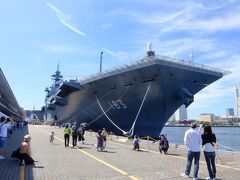 横浜港大桟橋での護衛艦（ヘリ空母）いずも一般公開