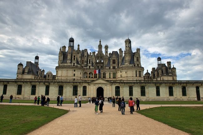 フランス旅行の三日目、ロワール川流域に最大の城シャンボール城を訪ねた。素晴らしい城だ。