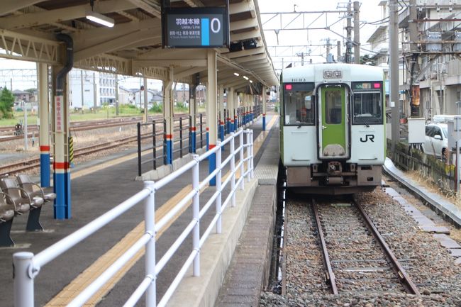 酒田駅前をブラブラした後、酒田発快速最上川号で新庄に向かう。<br />とにかく天気が悪く、ただ乗っているだけ・・・の残念な状況。<br />酒田駅周辺のマンホール蓋や陸羽西線の様子等、中身のない？・・・記録。