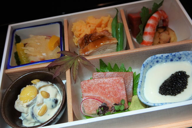 夏休みは料理のおいしいところがいいなと思い、大好きなタイ料理を食べに行こうとタイに決定!<br />行ったことのないチェンマイをメインに旅程を組みました<br /><br />今年前半にJGC修行を終え、現在60,660FOP<br />もうちょっと頑張れば1ランク上のJGPまで手が届いてしまうくらいのポイント数<br />なので、前後に那覇往復をくっつけてFOPを稼いで、ついでにJGPも兼ねてしまうことにしました<br /><br />今回は羽田→那覇→羽田→成田→バンコクの行程で、移動がメインです