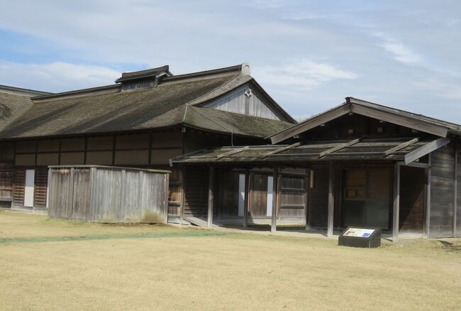 2018春、東北北部の名城(20/28)：4月26日(3)：根城(3)：桃、枝垂桜、根城復元模型