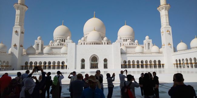 アブダビのシェイク ザイード グランドモスク アブダビ アラブ首長国連邦 の旅行記 ブログ By すじおさん フォートラベル