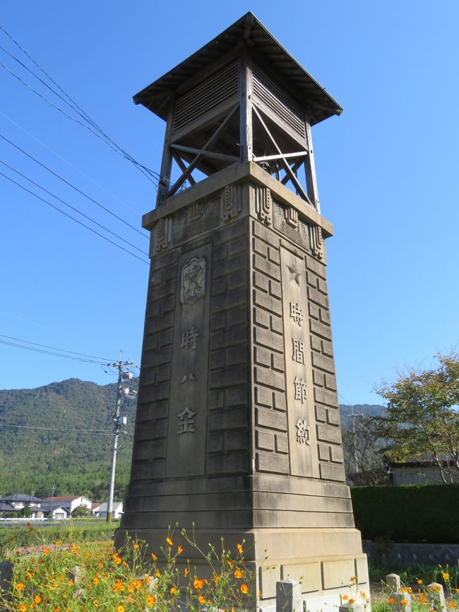 ２日前の竹林寺と「白市の町並み」に続き、今度は東広島市志和町を歩いてきました。志和堀地区には、水田が広がり茅葺屋根の民家が点在して、古き良き農村の風情が残されています。また、10年前に操業を終えた「千代乃春酒造」の歴史ある建物や、大正時代に作られたいう「時報塔」が、これとうまく調和して、美しい田園風景をつくっています。<br />　並滝寺は志和東の山の中腹、八本松町との境界にあり、733年（天平５年）に行基によって創建されたと伝えられています。1525年に焼失、再建、1757年の暴風で倒壊、その後18～19世紀に建造物が順次再建されて現在に至っているそうです。２日前に行った竹林寺ほど不便ではありませんが、徒歩では志和側、八本松側いずれの最寄りバス停から行っても40～50分かかってしまいます。<br /><br /><br />