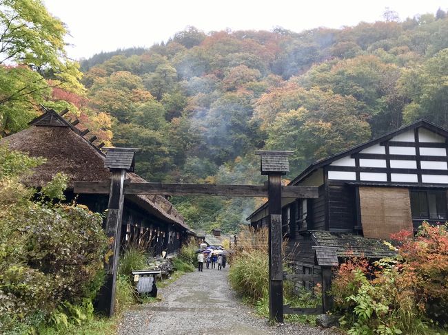 JALのどこかにマイルをジム友のジム子ちゃんと初めて利用しました。<br />本当は、土日に行きたかったのですが出てこなくて断念、金曜、土曜日にチャレンジ。4つの候補で秋田(なら角館)、帯広(なら豚丼)、熊本(なら阿蘇巡り)、北九州(なら門司散策)の希望を持って、見事第一希望の「秋田」に決まりましたヽ(^o^)丿<br />関西出身なので初秋田です♪<br /><br />外国人がとても多かった。おそらく台湾の方だと思います。中国本土とはチト違う感じでした。来月は台湾に行くから、日本も楽しんでもらえたら良いなぁ<br /><br /><そして最後はいつもの行商人になりました。お土産も紹介します><br /><br />10月18日(金) JAL161 羽田 7:00(T1)⇒ 秋田 8:05<br />10月19日(土) JAL 168 秋田 20:50 ⇒ 羽田22:00<br />・ニッポンレンタカー 秋田空港店<br />・宿泊:ホテルグランド天空<br />