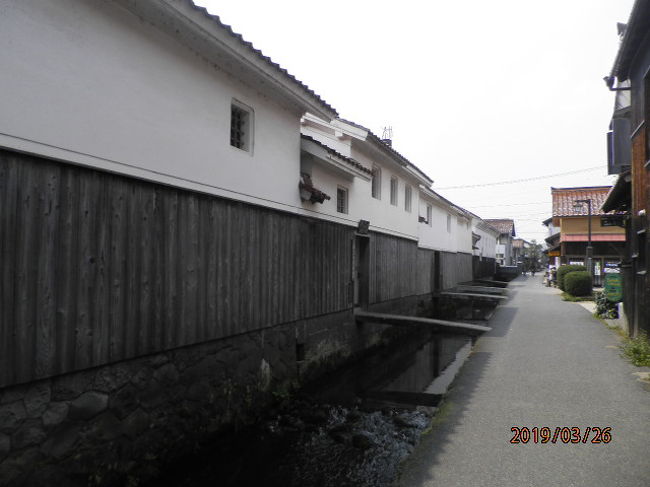 倉吉の土蔵白壁群を散策しました。平日で、人も少なく、のんびりできましたが、定休日もお店も多く、残念でした。