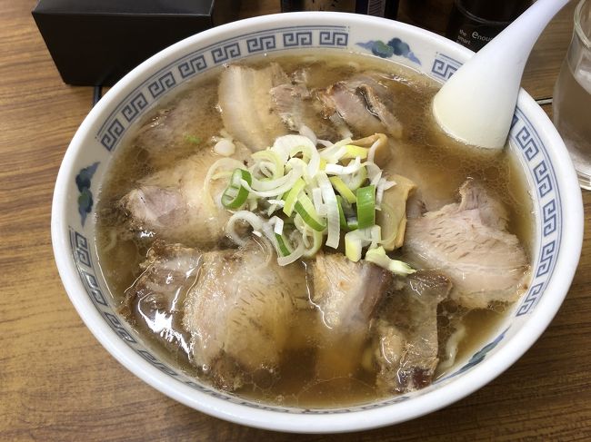 子連れ(4歳)で会津地方を2泊3日で旅行しました。会津若松自体は初めてではなかったので、どちらかというと、鶴ヶ城、さざえ堂なと定番の市内観光以外の、「周辺部」(南会津、奥会津、喜多方)を旅行しました。ちょと渋めな旅行で、子連れながら、大人中心の旅行になりました。<br /><br />1日目、東京都内からJR宇都宮線で宇都宮駅~JR日光線で今市へ~昼食(そば)~東武、野岩鉄道、会津鉄道で会津田島へ(お酒と古い建物)~塔のへつりで絶景~バスで、初日の宿、芦ノ牧温泉へ<br /><br />2日目、会津鉄道・芦ノ牧温泉駅(駅自体が観光施設)~会津若松駅~レンタカーで只見線奥会津絶景観光~只見線乗車含むボンネットバス観光~会津柳津観光~会津若松でホテル泊<br /><br />3日目、会津若松から喜多方へ(途中皆鶴姫の墓など)~熊野新宮神社・長床~喜多方市内へ~喜多方ラーメン(松食堂)で昼食~喜多方市内蔵の前観光~郡山へレンタカーを返し、東京へ帰宅