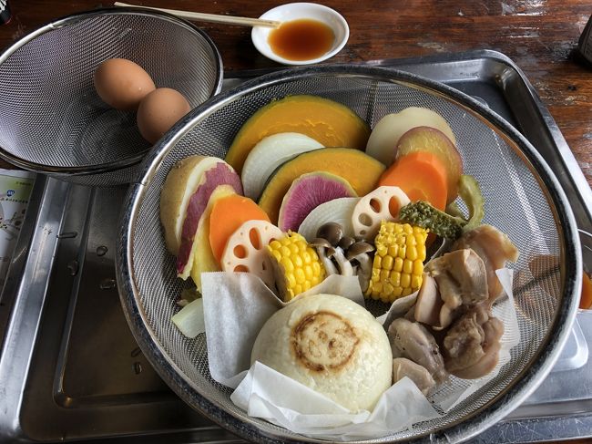 今回の旅の1番の目的が以前から行きたいと思っていた宮地嶽神社。<br />JALの嵐のCMでおなじみの「光の道」を見ることのできる神社です。<br />光の道を見ることができるのは2月と10月の年2回。約一週間の間だけ。<br /><br />昨日は宮地嶽神社の光の道に合わせ、以前から行きたかった宇佐神宮と杵築の街並みそして少しだけ鉄輪温泉を回りました。<br />そして今日は16:55の飛行機で帰るので半日だけの観光です。<br />限られた時間の中で思いっきり楽しみます♪<br /><br />