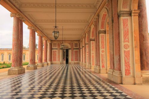 貴重！　ヴェルサイユ宮殿　写真集　宮殿•庭園•歴史美術館•トリアノン 貴重！ヴェルサイユ宮殿写真集宮殿•庭園•歴史美術館•トリアノン