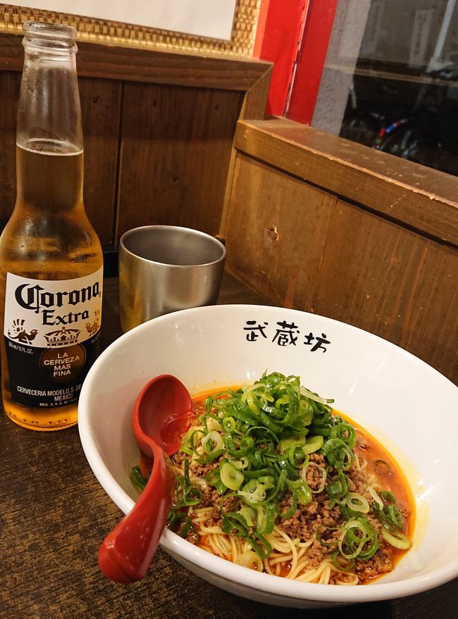 金曜日夜広島で用事があったので、1泊2日でひとり旅してきました。<br /><br />今年の夏前に宮島の大鳥居の工事前に広島訪問しているので、今回は市内観光メインで楽しんできました。<br /><br />これから行かれるどなたかのお役にたてれば、幸いです☆<br /><br />JAL 08:40羽田空港発 10:05広島空港着<br />JAL 19:55広島空港発 21:15羽田空港着<br />ホテル法華クラブ広島 泊
