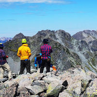 秋晴れの穂高連峰を歩く