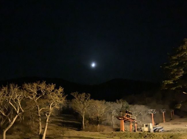 今年は、台風と、温暖化で、紅葉イマイチ。なんとかこの連休天気は良さそう！ぐぐってみたら、宮城蔵王のえぼしスキー場でやってる、星みるツアーが11/3で最終。ギリで申し込んで、行って見ました。来年度もし、チャンスがあれば行こうと思っている方のインフォメーションにもどうぞ(^-^)