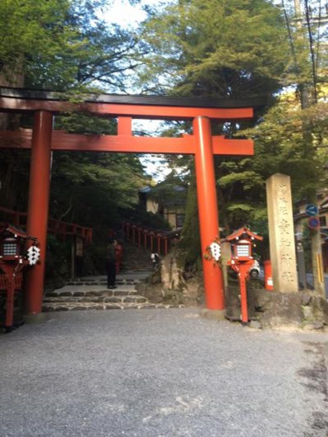 母と京都で待ち合わせ。<br />御朱印を始知ってから、ますます寺社仏閣が好きに。<br />一泊二日で行きたいところ行っちゃいます。<br />初日は、貴船神社へお参りです。