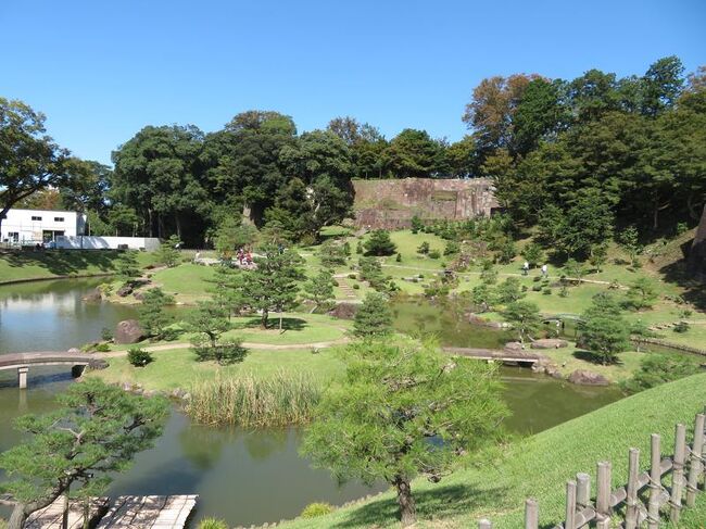 秋の北陸ロマン（２２）玉泉院丸庭園：金沢城の石垣を組み入れた大名庭園