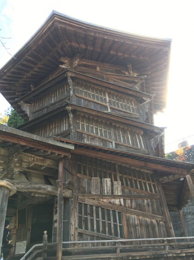 会社の工場で研修が。<br />工場は福島県のとある山奥にあり、研修中唯一の休みが日曜日にあるものの、唯一の交通手段である路線バスも同じく日曜日は運休で通っていません。<br />せっかく初めて福島に来たので、どうしても見たい建物が。<br />色々調べて計画を立てましたが無茶なものにしかなりません。おまけに滞在可能時間は2時間。<br /><br />無事帰れるのか?!<br /><br />じゃあ<br /><br />ゴー!