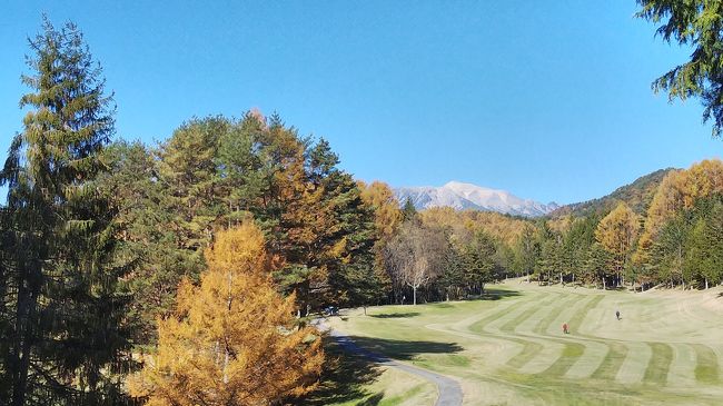 今年の御岳ゴルフのシーズンもそろそろ終わりです！<br />紅葉が本当に素晴らしく、楽しくゴルフも出来ました。