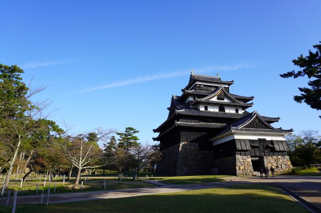 第4回目は松江城へ!<br /><br />松江城から歩いて20分弱でしょうか。<br />バスの時間が合わなかったので、のんびり歩いて行ってきました!