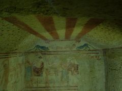 Tarquinia のエトルリア文明の遺跡。高松塚を思い出す墳墓内の壁画。