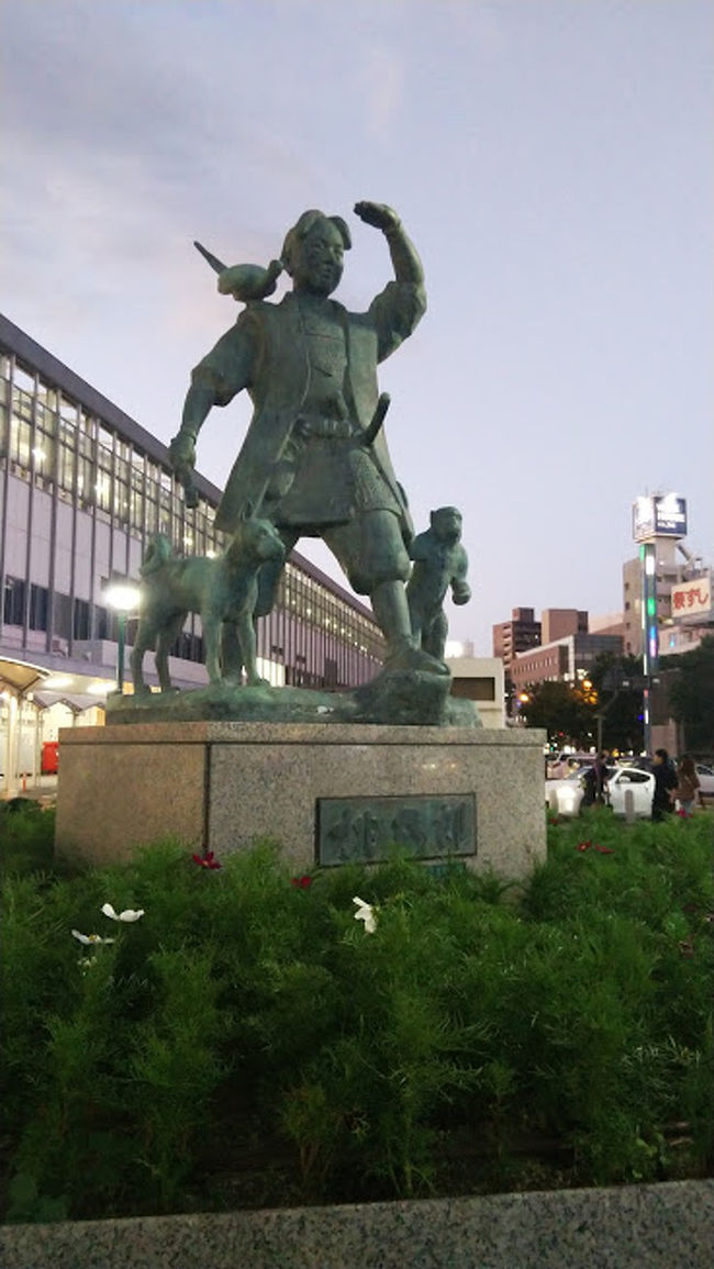 新規の取引先を巡る出張ということで、佐賀と香川の工場を訪問しました。<br />初日に佐賀に行き、岡山で宿泊して、次の日に香川に行きました。<br />佐賀も岡山も香川も人生初の訪問です。<br />特に四国には初めて足を踏み入れました。<br /><br />以下スケジュールです。↓<br />2019/09/17 飛行機利用→羽田~福岡(ANA利用)、福岡から佐賀まで電車移動。仕事の後に岡山に移動し宿泊。<br />2019/09/18 岡山から香川に電車で移動。仕事の後に、飛行機利用→高松~羽田(ANA利用)