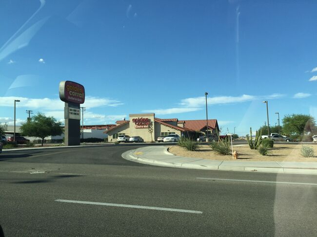 アリゾナ州 ユマ　ー　町をドライブの景色