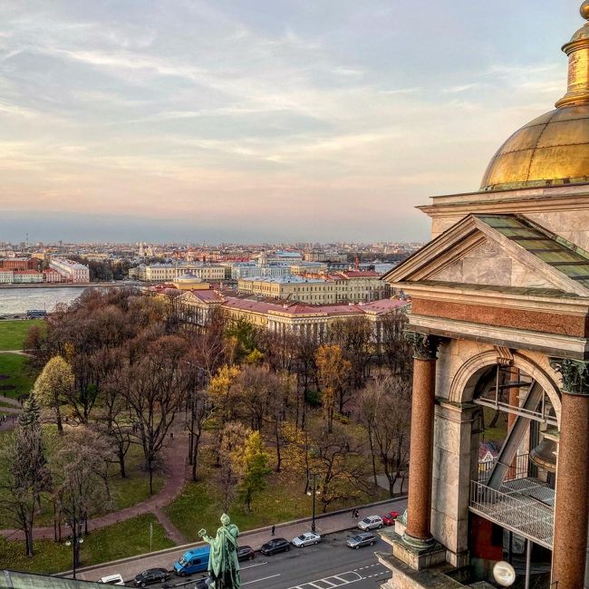 ヘルシンキから船でロシア・サンプトペテルブルグへの旅行記。<br />フリーVISA(ビザ不要)のサンプトぺテルラインを使って72時間まで滞在できます。ただし往復船を利用すること<br />※2019年10月1日からサンプトペテルブルグへの渡航は日本人パスポートはロシアのE-VISA対象となりました。