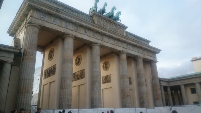 壁のあとをたどる旅でもありました